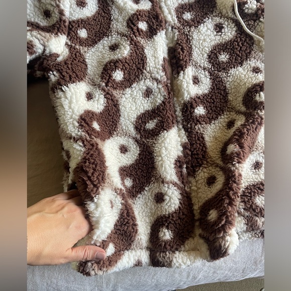 PacSun | Yin Yan Royal Printed Sherpa Hoodie - Picture 4 of 7